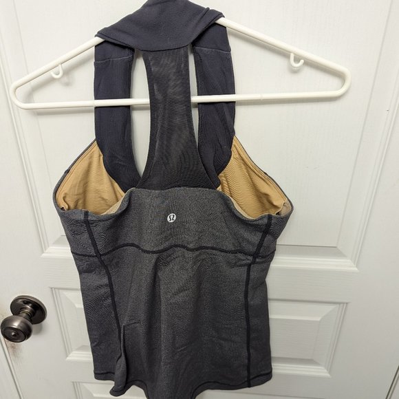 Lululemon Women's Racerback scoop neck tank size 8 Grey. - Picture 5 of 5